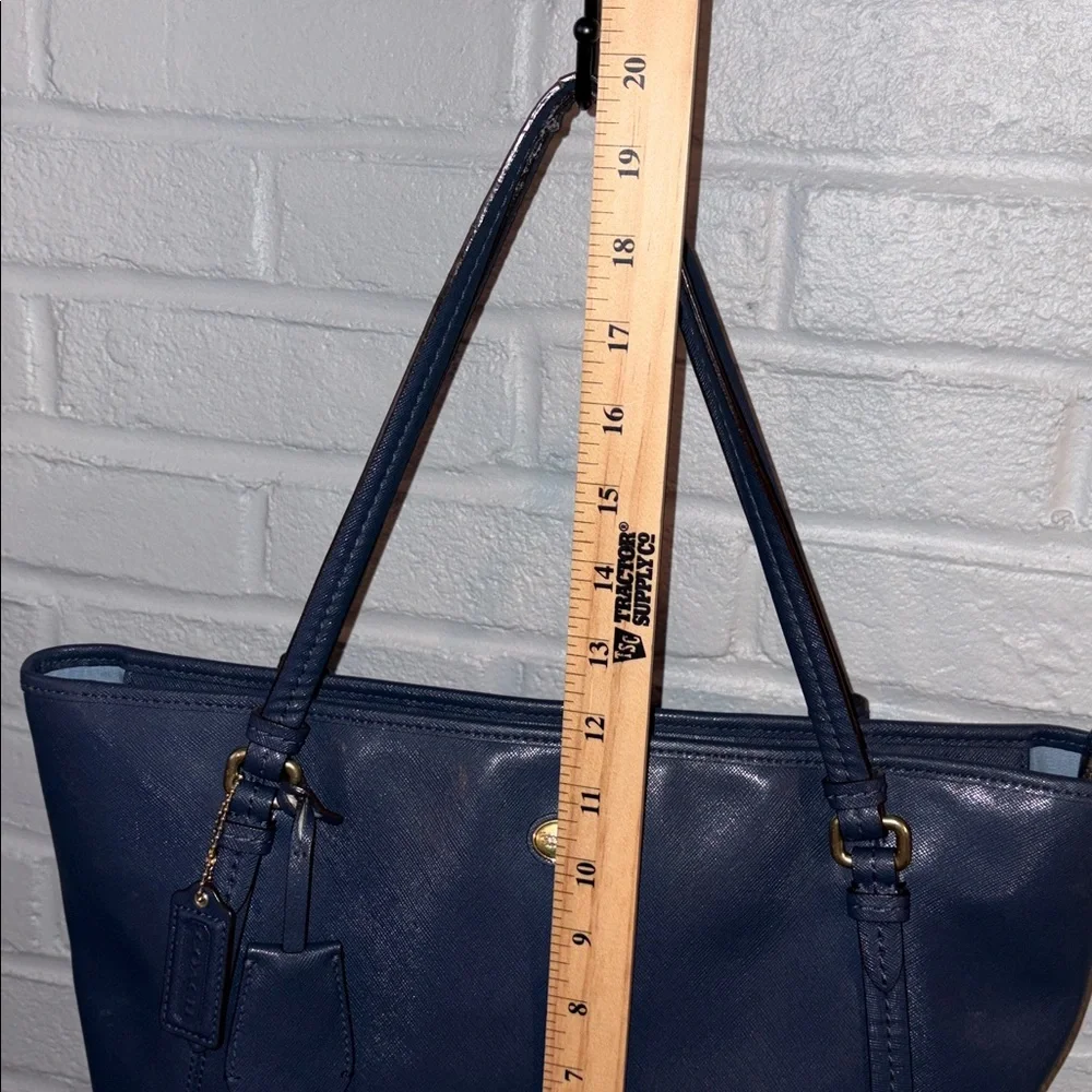 💙 Coach Peyton Leather Shoulder Bag/Purse in Dark Blue/Gold - Picture 8 of 16